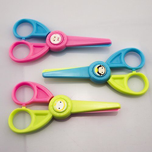 Side view showing the 12 cm length of the children's safety scissors.