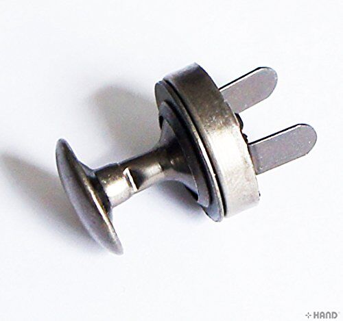Close-up of 14mm magnetic press stud button