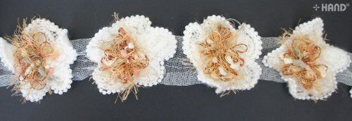 Full length view of the 1 metre white flower trim