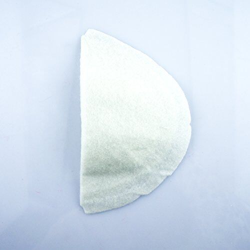 Packaging of the medium white shoulder pads from the vendor.