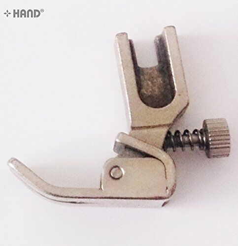Sewing machine with gathered fabric using the gathering foot