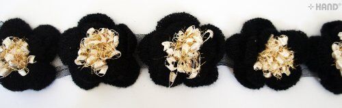 Display of the decorative flower trim on a craft project