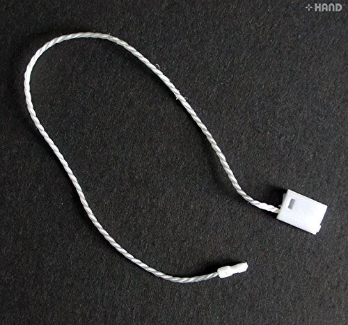 Pack of 1000 white hang tags displayed together.