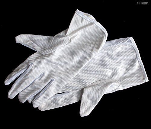 GL3 non-slip work gloves displayed on a flat surface
