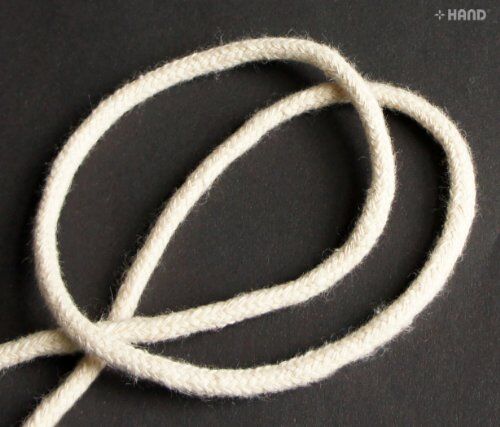 Close-up of the 5mm diameter cream rope cord