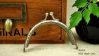 Close-up of the 8cm arched purse frame showing details
