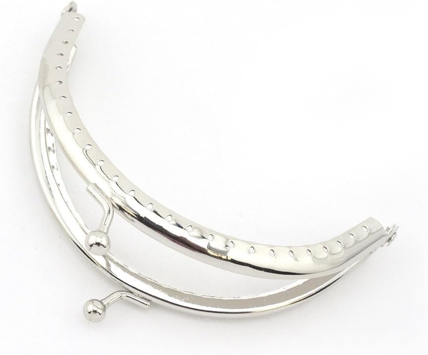 Close-up of the kiss clasp on the silver purse frame PF25.