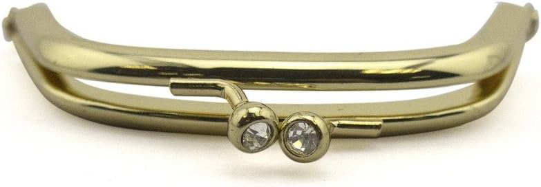 Close-up of the diamante kiss clasp on the purse frame