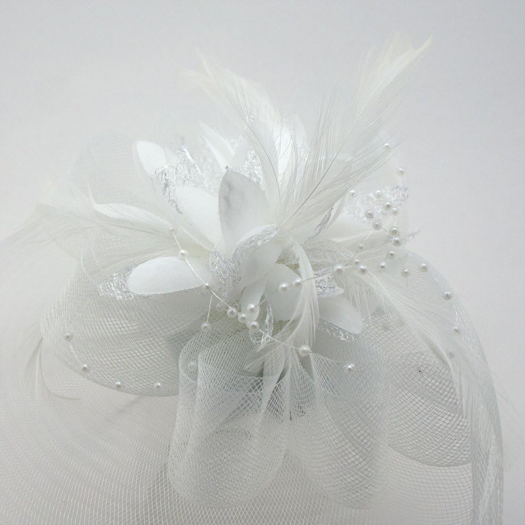 Ladies' Fashionable Feather Flower Bead Detailed and Mesh Ascot/Derby Day Fascinator Hat Headdress - White