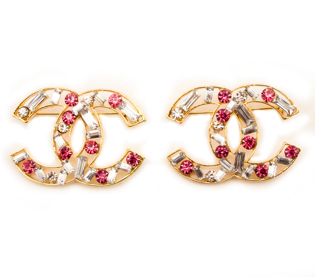 Stylish XNE-001 Pin Brooch with Rose and Clear Crystal Diamante Gems in a Gold Coloured Frame Settin