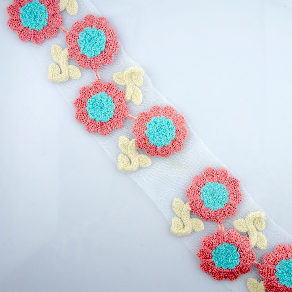 Eight pieces of flower trim displayed together, each 5x8cm
