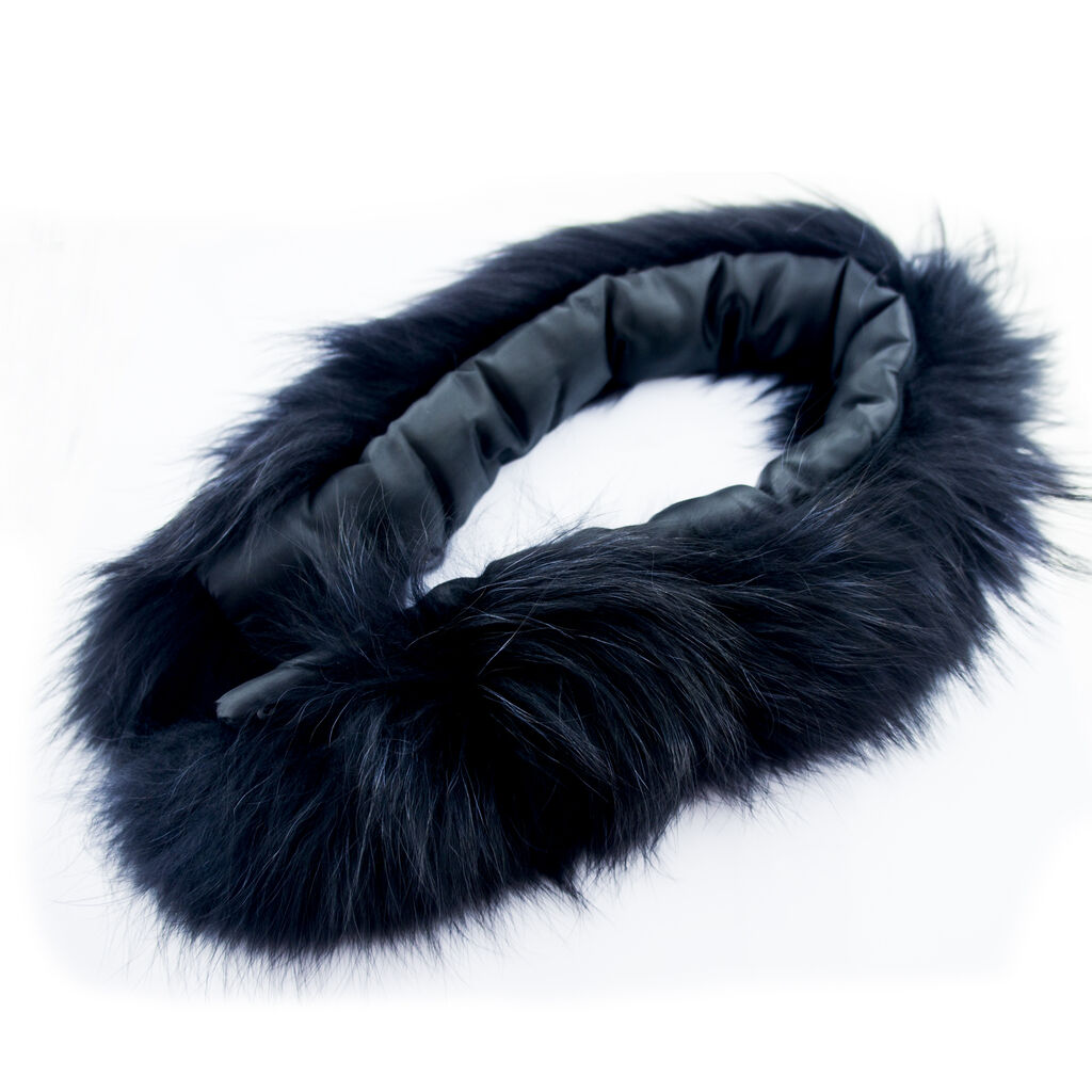 Black fake fur collar with padded lining displayed on a mannequin