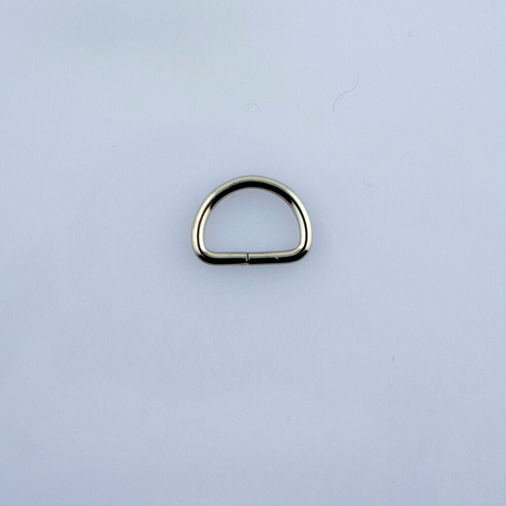 Comparison of silver tone D ring buckle with other colours
