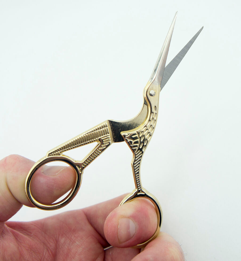 Side view of the 12 cm stork embroidery scissors
