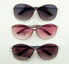 Sunglasses with UV400 protection label highlighted.