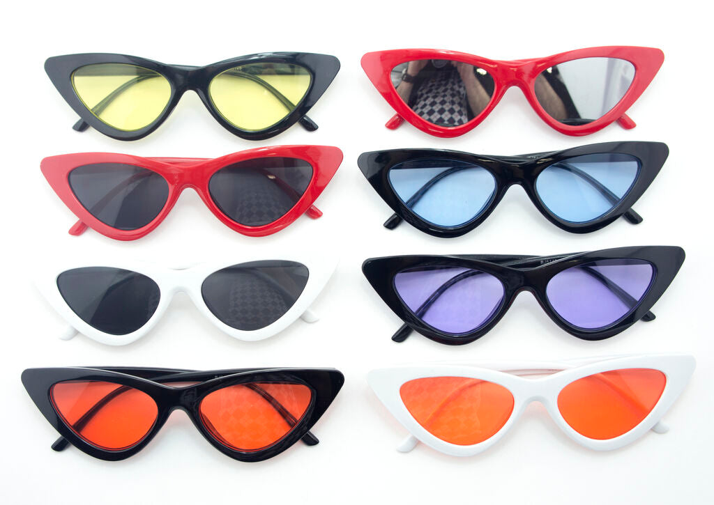 Display of sunglasses with dimensions and UV400 protection label.