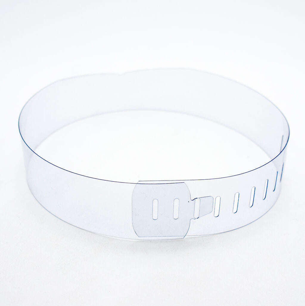 Close-up of the collar strip showing its adjustable feature