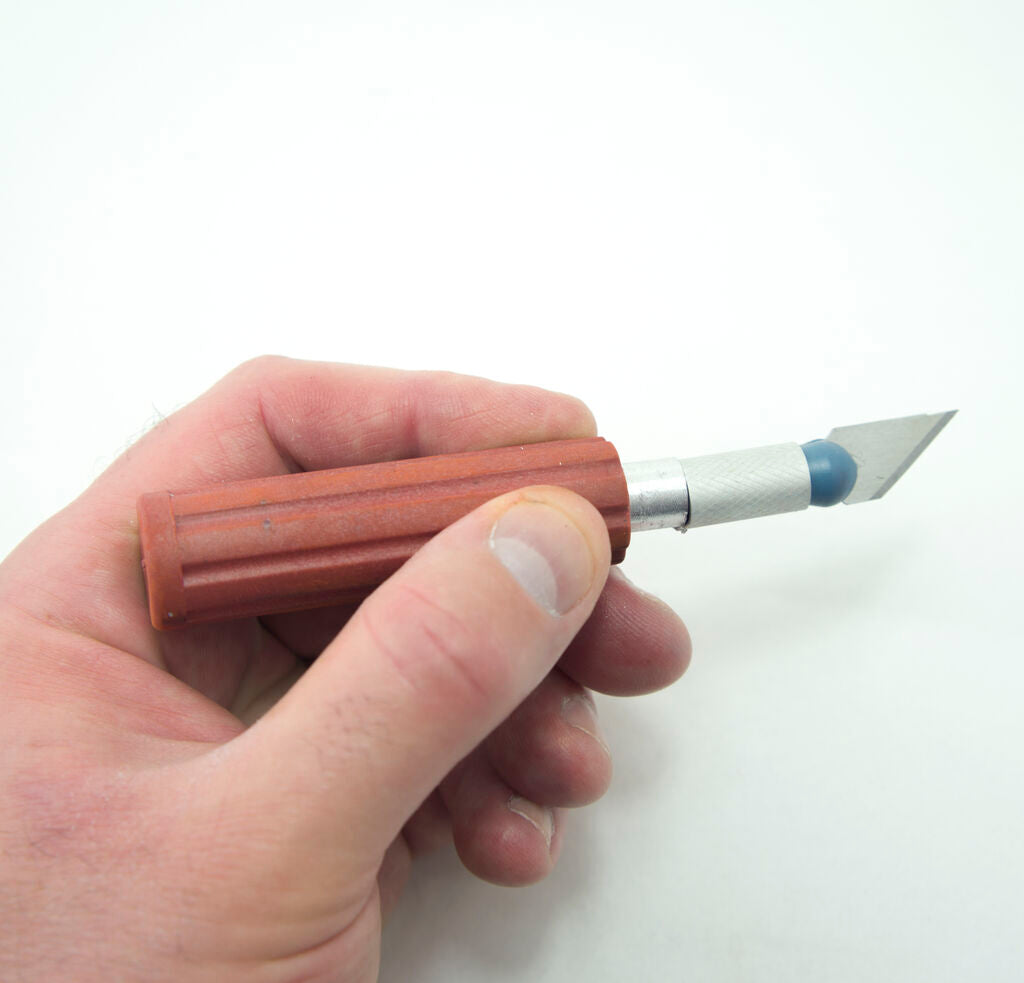 Sturdy carry case for the 13 piece craft knife set.
