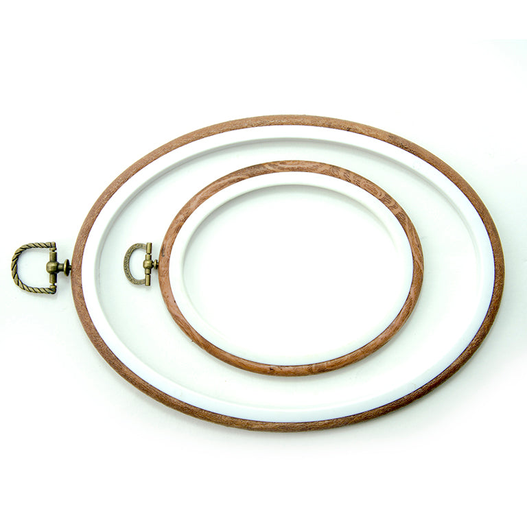 Large wood-effect oval embroidery hoop measuring 21 x 15 cm