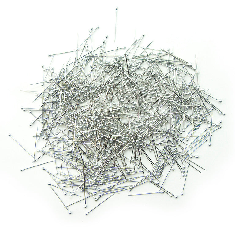 A pack of 500 small stainless steel tailors pins, 23 mm long.