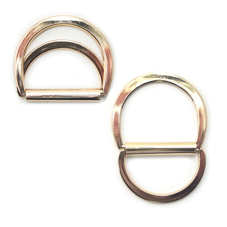 Set of 2 gold tone hinged locking D rings for bags and belts.