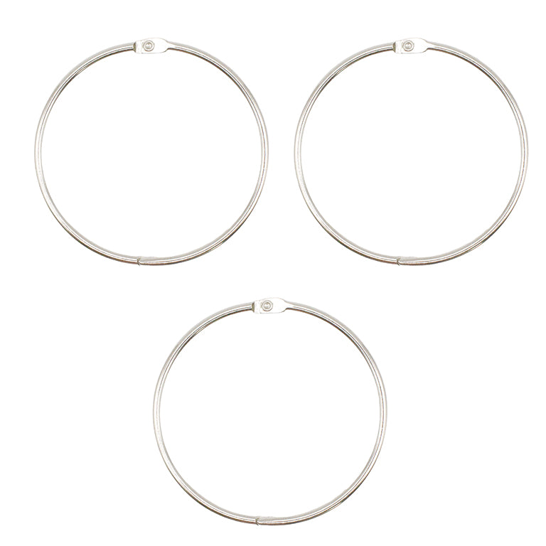 Three hinged binding rings with a 2.5 inch inner diameter.