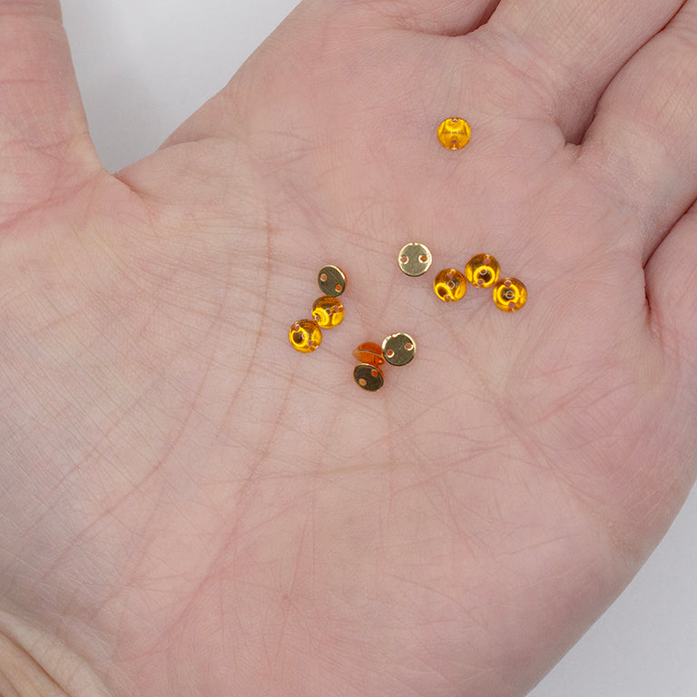 40pcs W-6 4mm Amber Gold 2-Hole Sew-On Acrylic Round Rhinestones