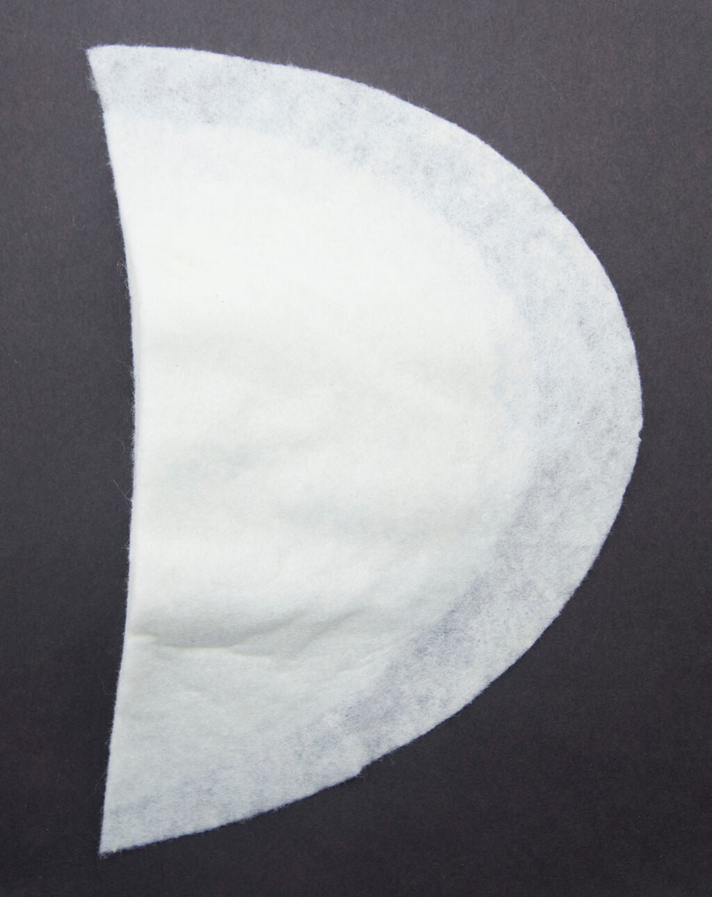 Packaging of the white shoulder pads, highlighting the style number.