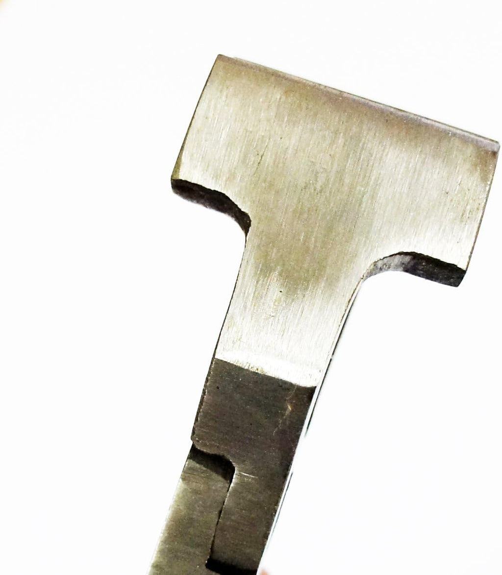 Close-up of the flat head design of the clamp pliers
