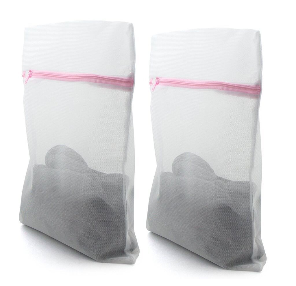 Close-up of the tough mesh fabric of the laundry bag.