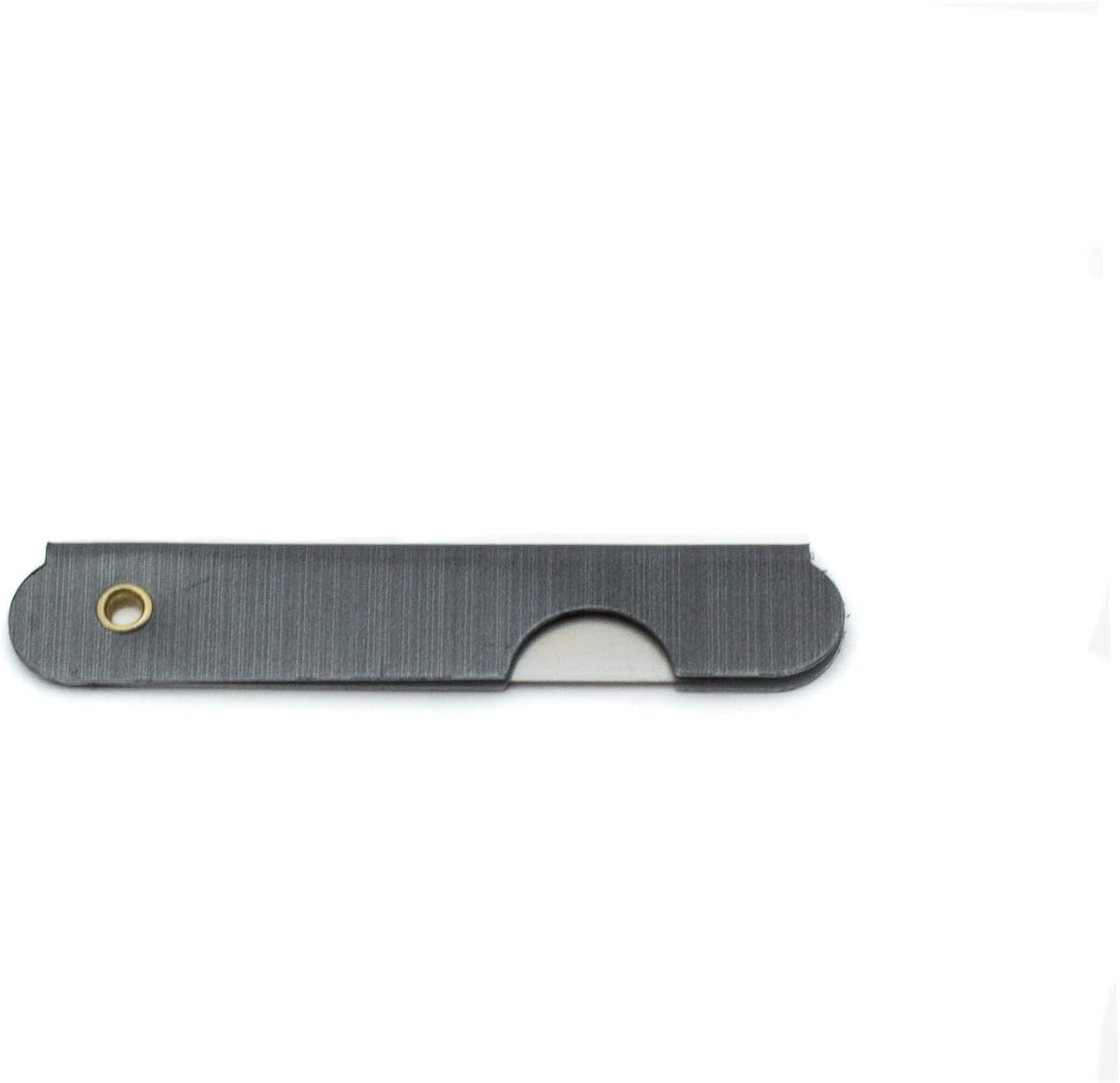 Two pocket-sized knives for cutting carpet and fabric.