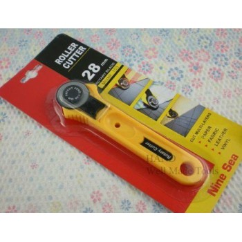 NINE SEA Standard Rotary Cutter 28mm Straight Handle Right Handed NINE SEA Standard Rotary Cutter 28mm Straight Handle Right Handed