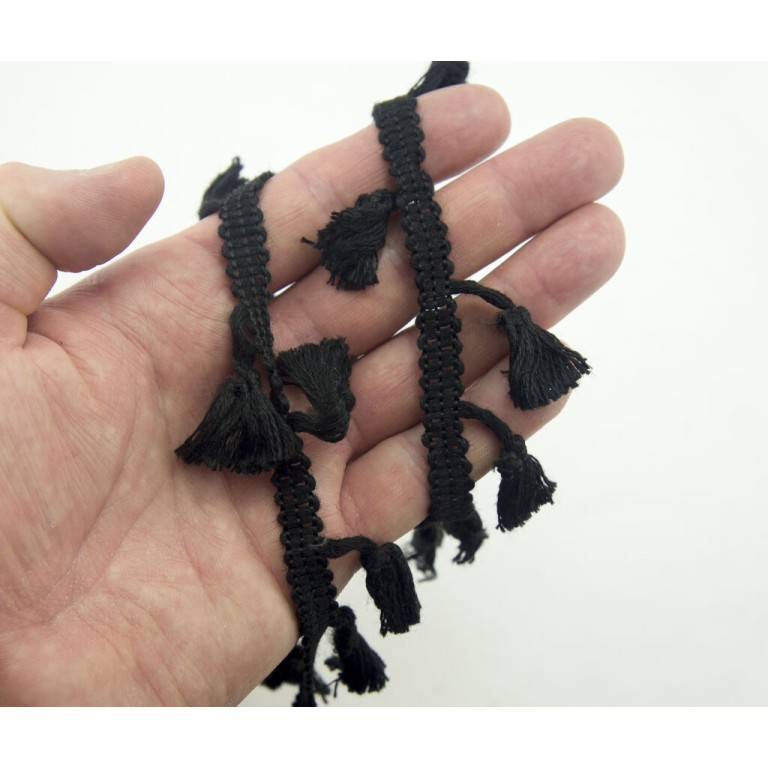 HAND® Black Cotton Tassel Trim for Garment, Accessory and Soft Furnishing Embellishment - 45mm Wide - 3 Metres HAND® Black Cotton Tassel Trim for Garment, Accessory and Soft Furnishing Embellishment - 45mm Wide - 3 Metres