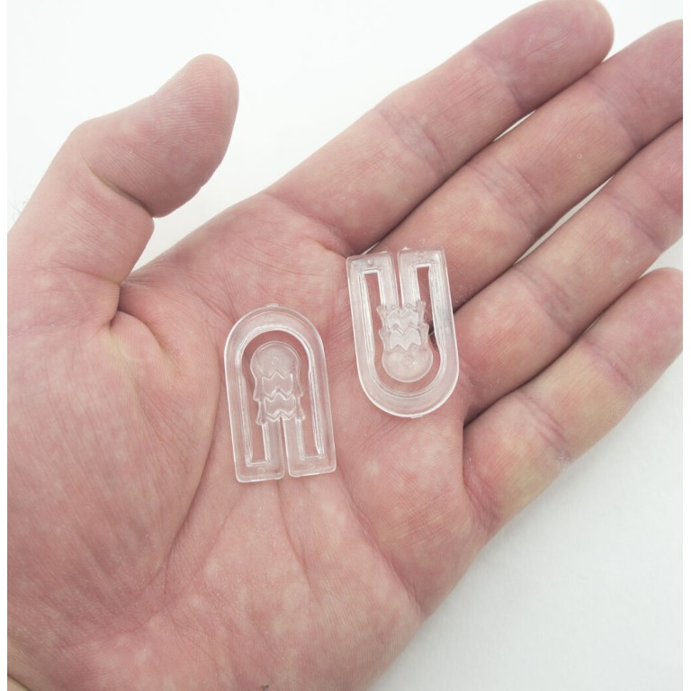 HAND® Large Clear Plastic U-Shape Garment Dress Shirt Clips - Pack of appx 500 HAND® Large Clear Plastic U-Shape Garment Dress Shirt Clips - Pack of appx 500