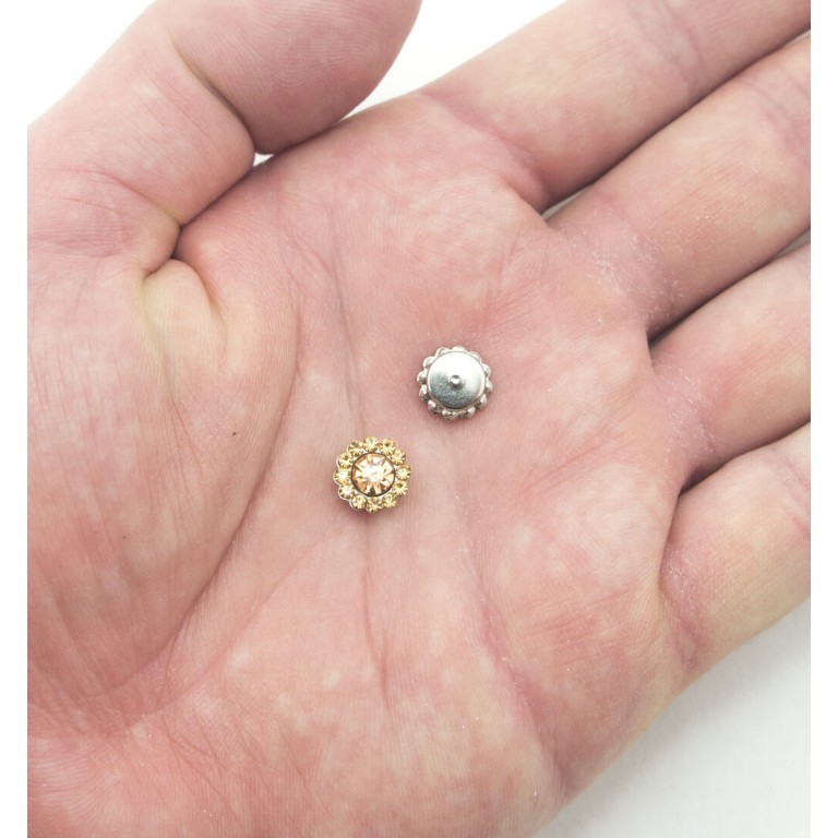 HAND® 20 Small Round Golden Champagne Glass Crystal in a Silver Tone Setting Sew On Embellishments - 7.4mm Diameter HAND® 20 Small Round Golden Champagne Glass Crystal in a Silver Tone Setting Sew On Embellishments - 7.4mm Diameter