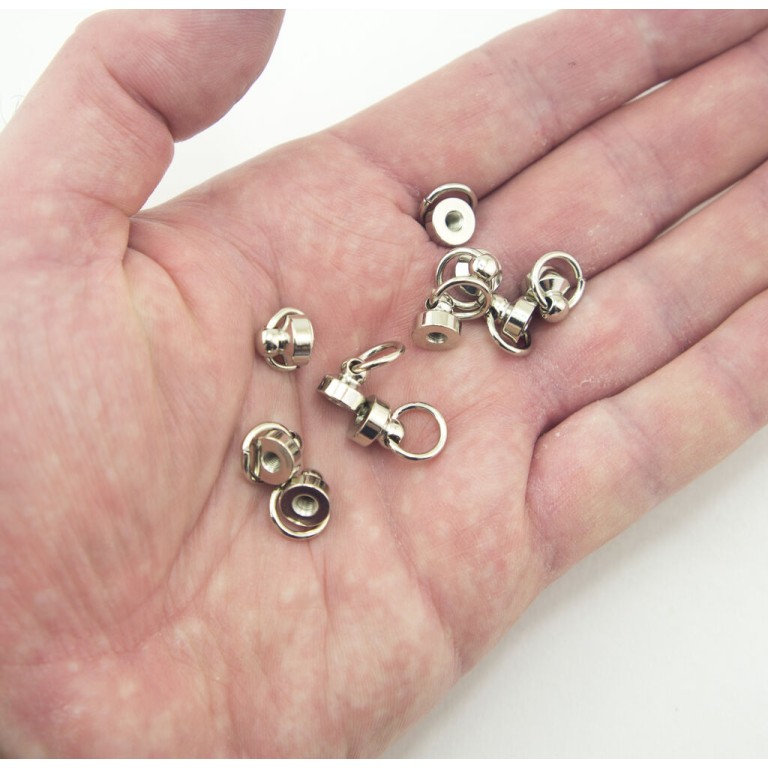 HAND® Silver Tone Decorative Metal Binding Screws with Ring for Leather Goods, Shoes, Bags, Garments - 8 x 8 mm - Set of 10 HAND® Silver Tone Decorative Metal Binding Screws with Ring for Leather Goods, Shoes, Bags, Garments - 8 x 8 mm - Set of 10